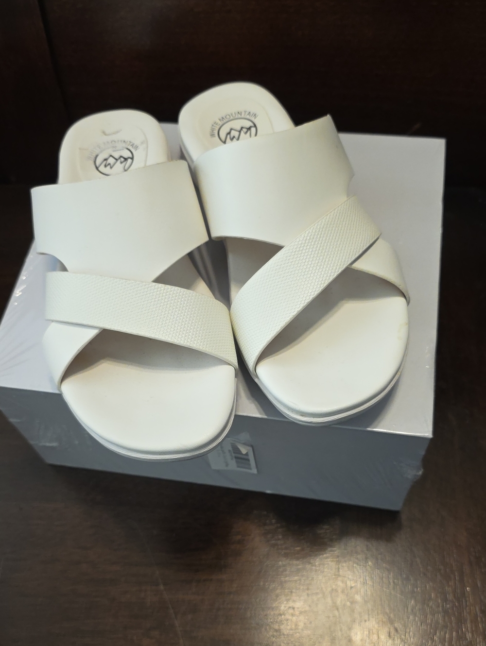 White Mountain White Crisscross Slide Sandals Size 6.5-7
